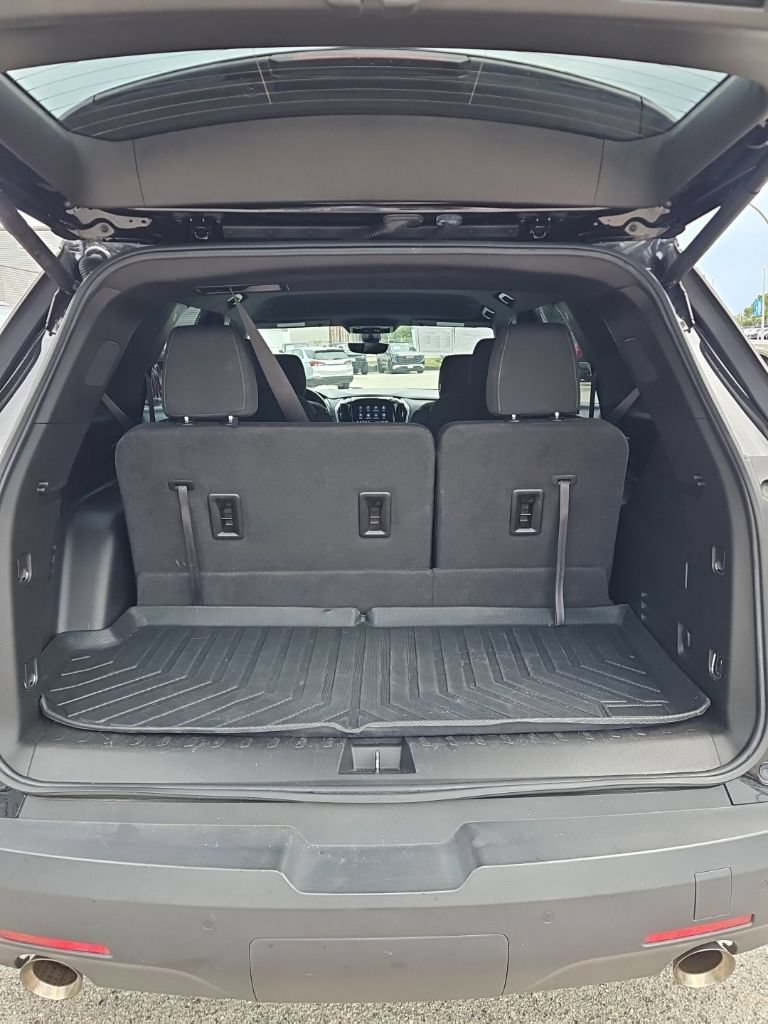 Used 2023 Chevrolet Traverse LT FWD image 28