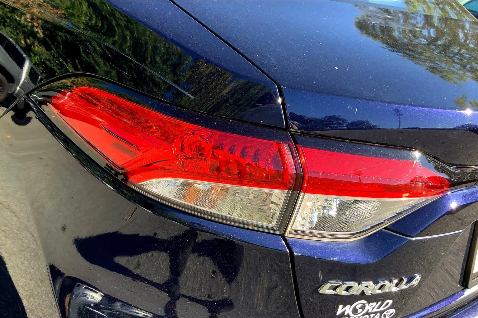 Used 2020 Toyota Corolla LE FWD image 27