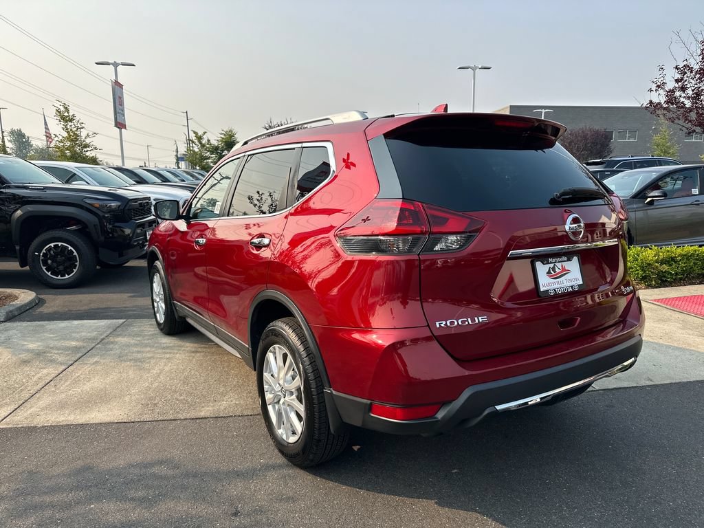 Used 2018 Nissan Rogue SV AWD/4WD image 3