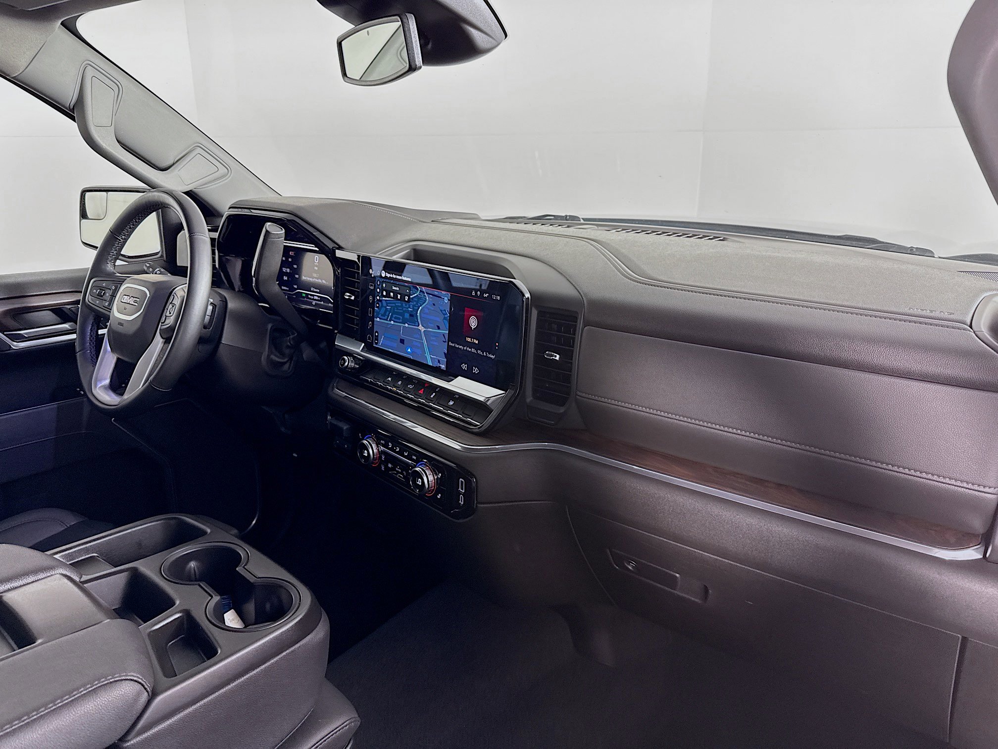 Used 2025 GMC Sierra 1500 SLT image 36