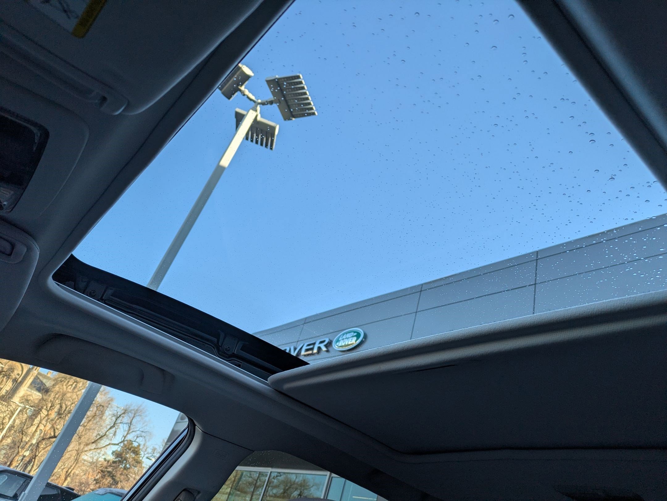 Used 2017 Subaru Forester 2.5i Premium w/ All-Weather Package image 24