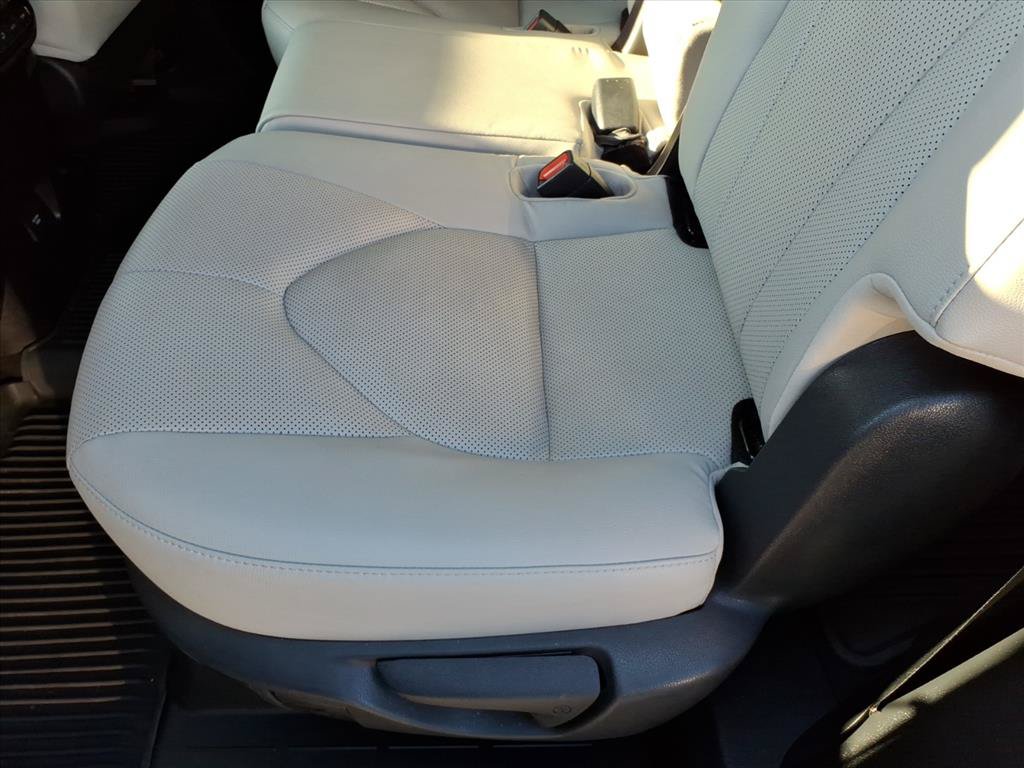 Used 2024 Toyota Grand Highlander AWD image 22
