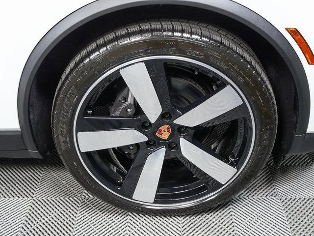 New 2026 Porsche Macan 4 Electric image 39