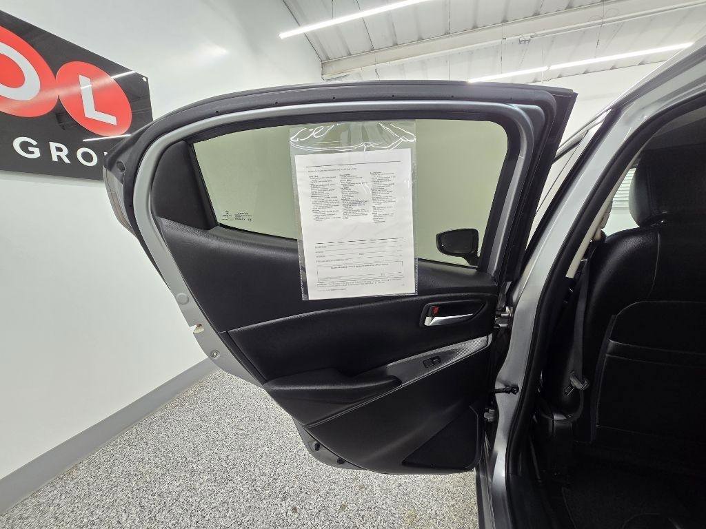 Used 2016 Scion iA FWD image 28