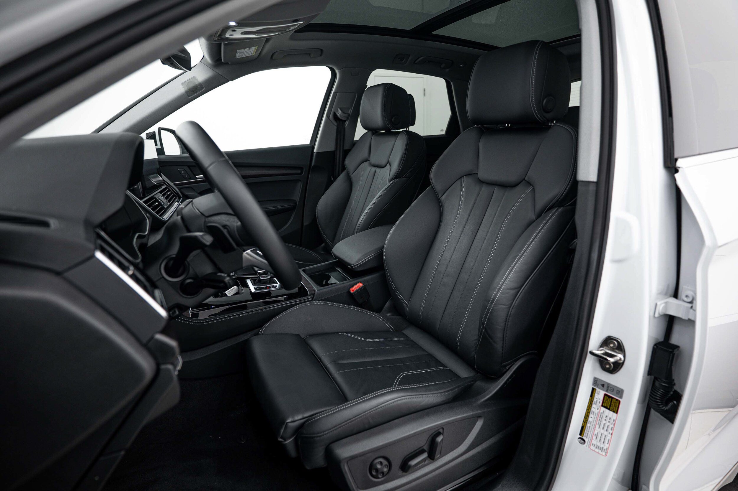 Certified 2025 Audi Q5 e Premium Plus w/ Premium Plus Package AWD/4WD image 16