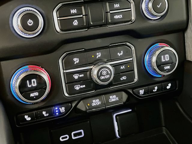 Used 2023 GMC Yukon XL SLT AWD/4WD image 20