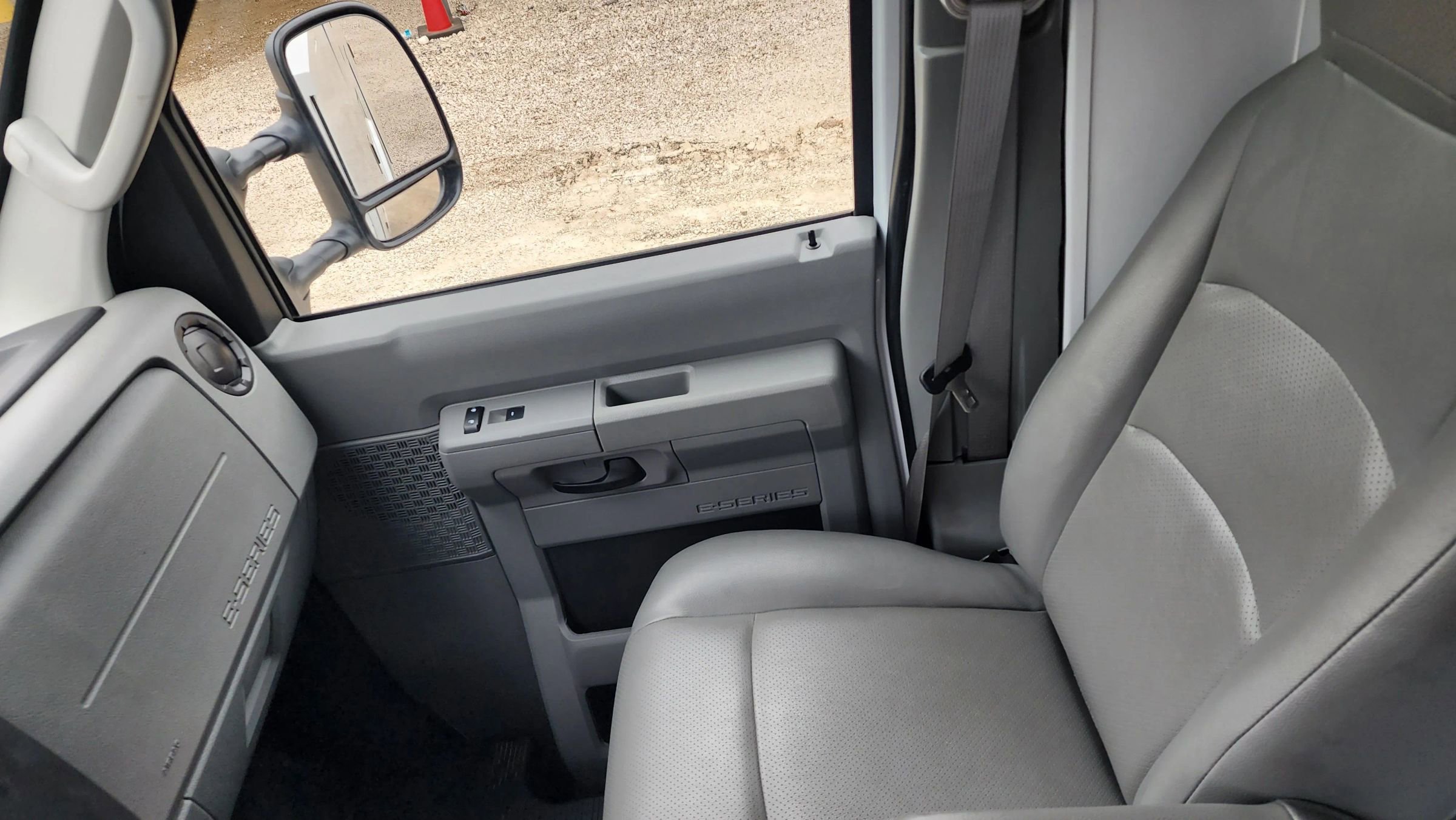Used 2024 Ford E-350 and Econoline 350 Super Duty w/ Power Windows & Locks Group image 31