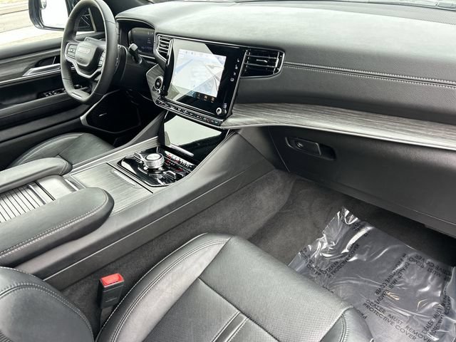 Certified 2024 Jeep Wagoneer L Series III w/ Flexible Seating Group AWD/4WD image 13