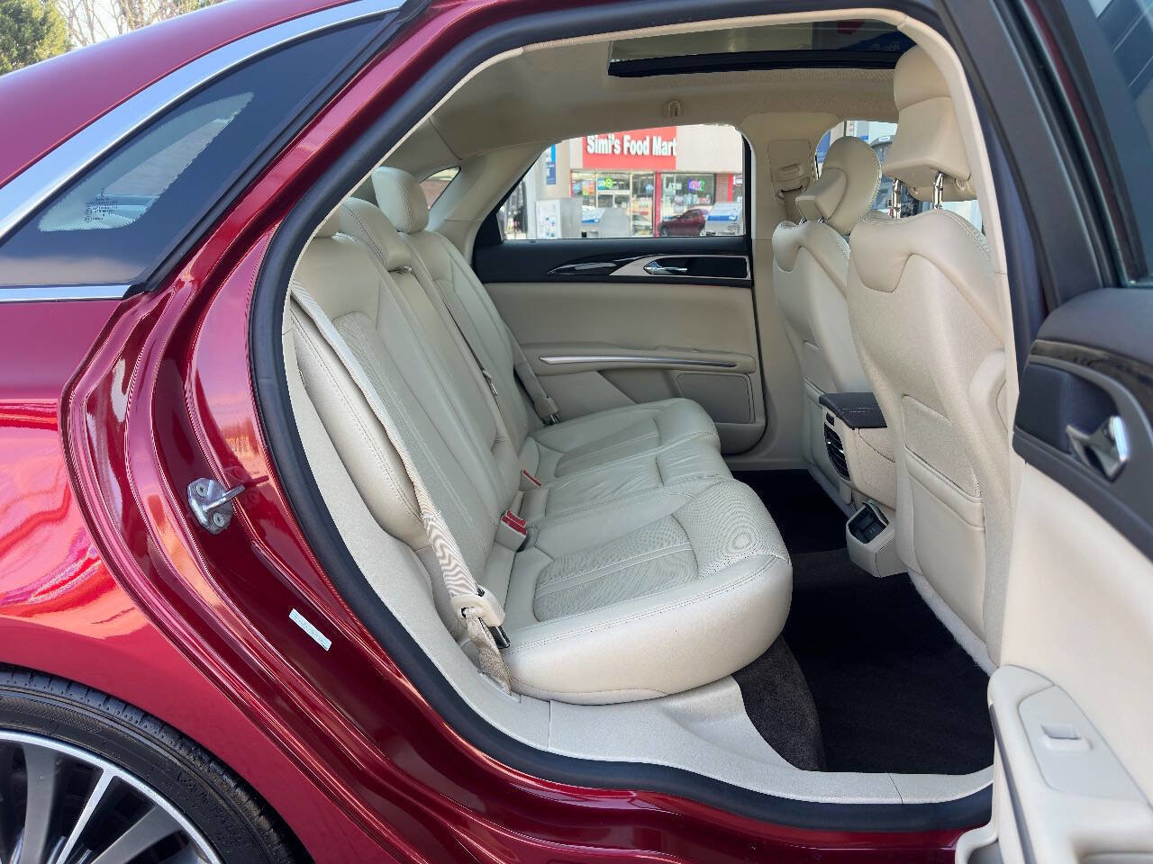 Used 2015 Lincoln MKZ Base 4dr Sedan w/ Equipment Group 202A Reserve image 8