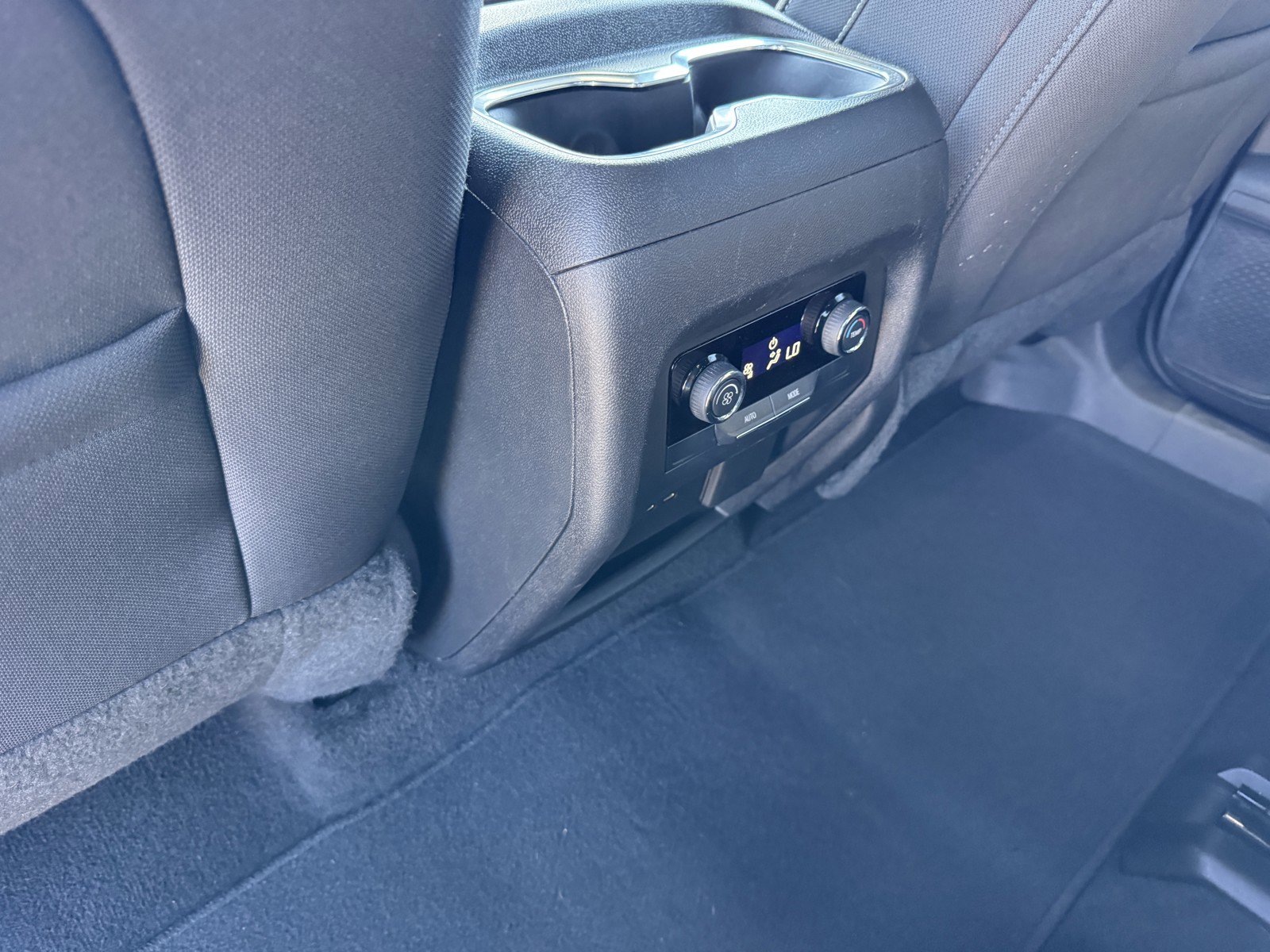 Used 2024 Chevrolet Traverse LT image 15