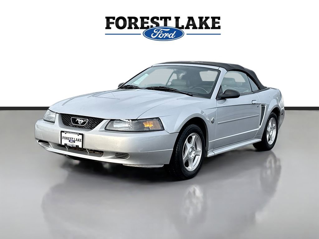 Used 2004 Ford Mustang Convertible image 3