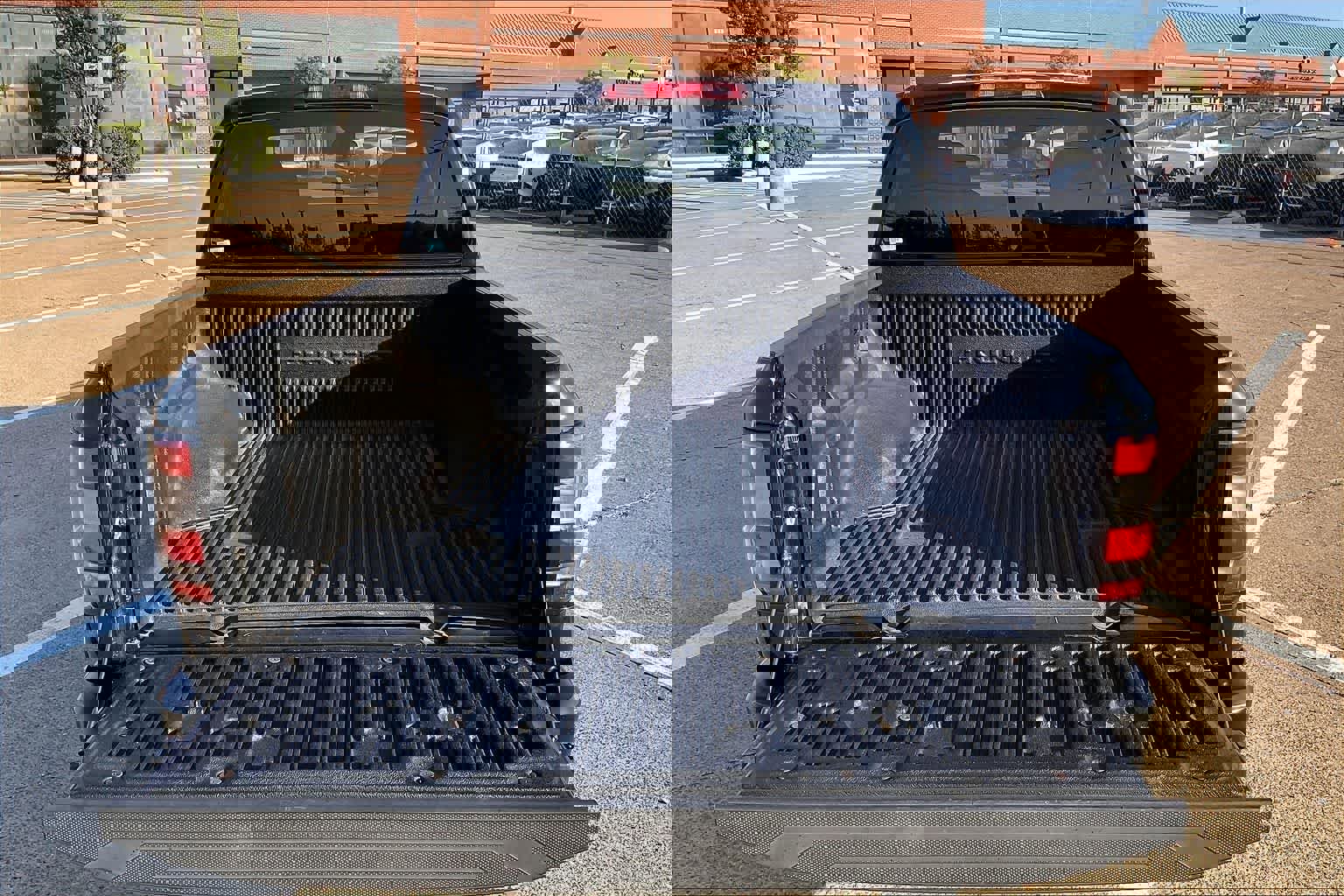 Used 2022 Nissan Frontier S w/ Technology Package image 18