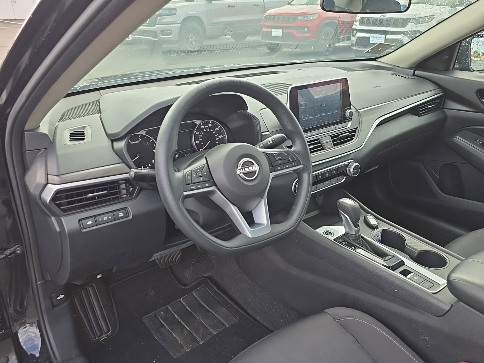 Used 2025 Nissan Altima 2.5 SV AWD/4WD image 11