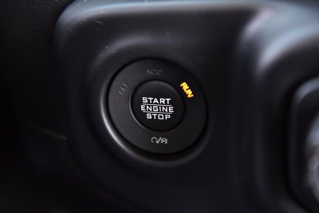 Used 2018 Jeep Wrangler Unlimited Sahara w/ Uconnect 4C Nav & Sound Group image 18