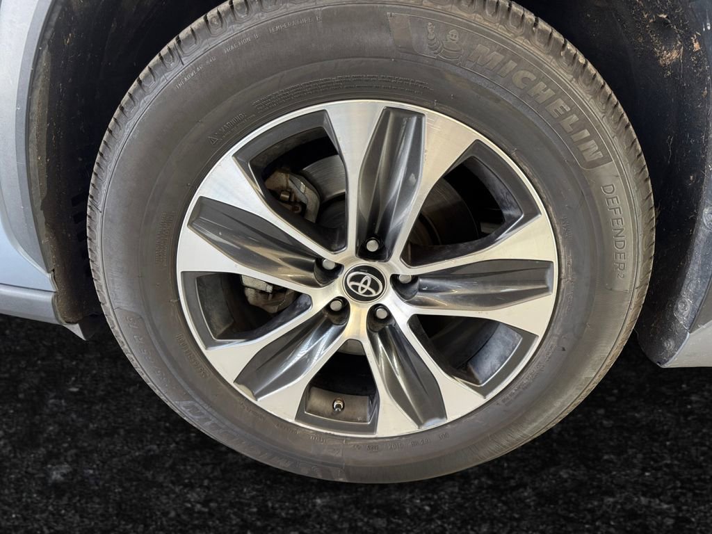 Used 2022 Toyota Highlander XLE image 26