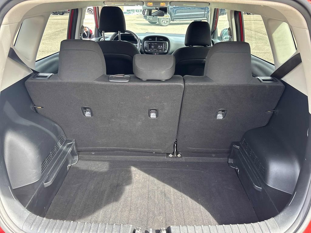 Used 2023 Kia Soul LX w/ LX Technology Package image 24