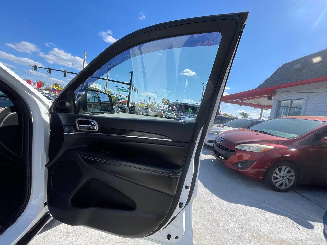 Used 2014 Jeep Grand Cherokee Limited AWD/4WD image 14