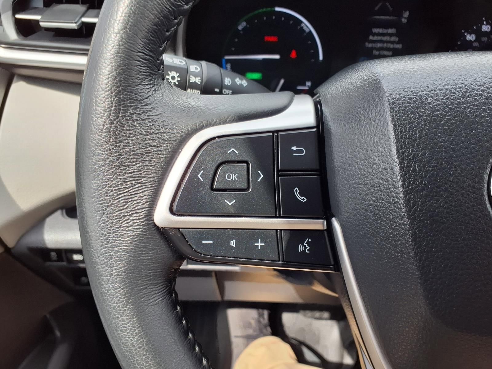 Used 2024 Toyota Sienna XLE FWD image 17