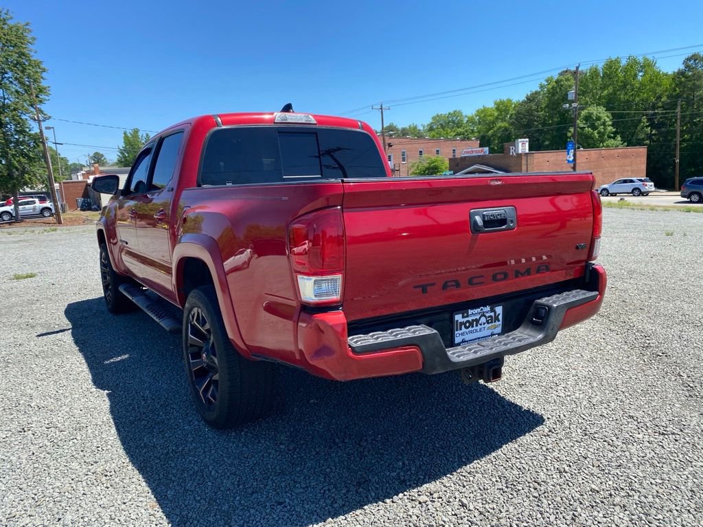 Used 2022 Toyota Tacoma SR5 w/ Technology Package RWD image 4