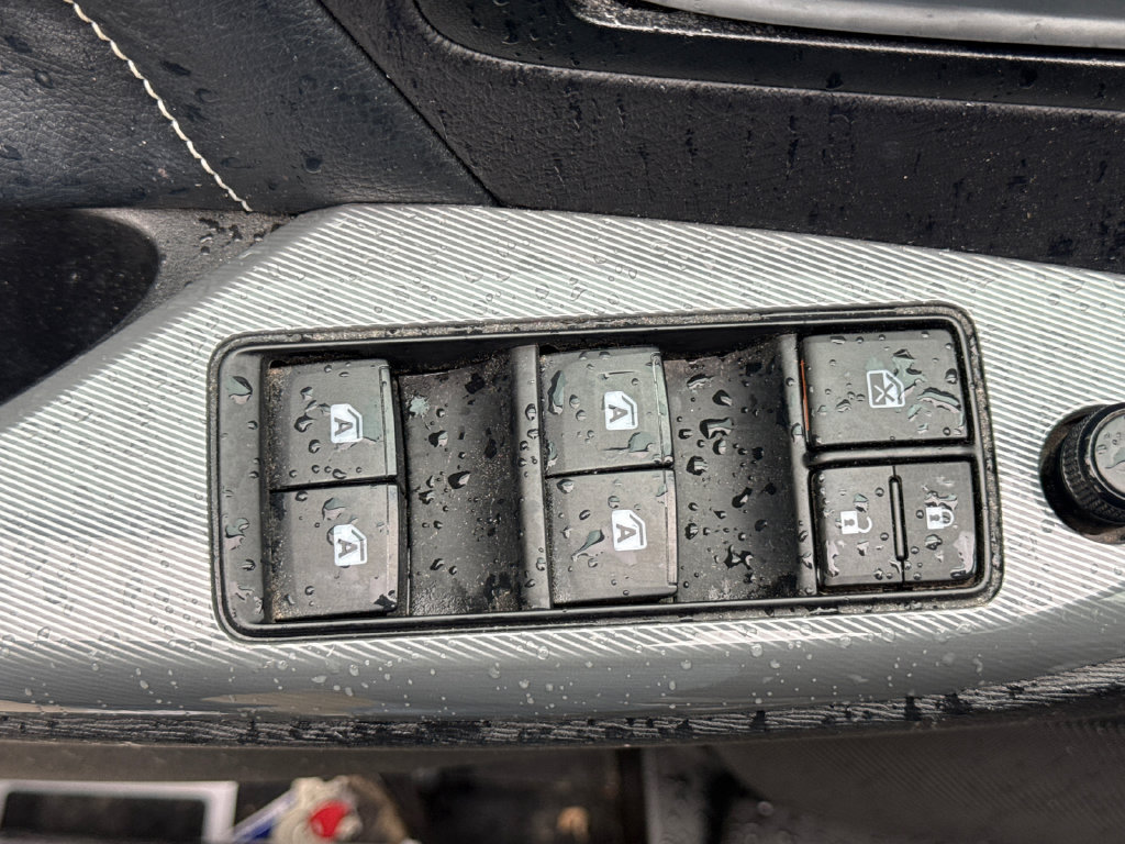 Used 2017 Toyota Sienna SE w/ SE Preferred Package FWD image 14