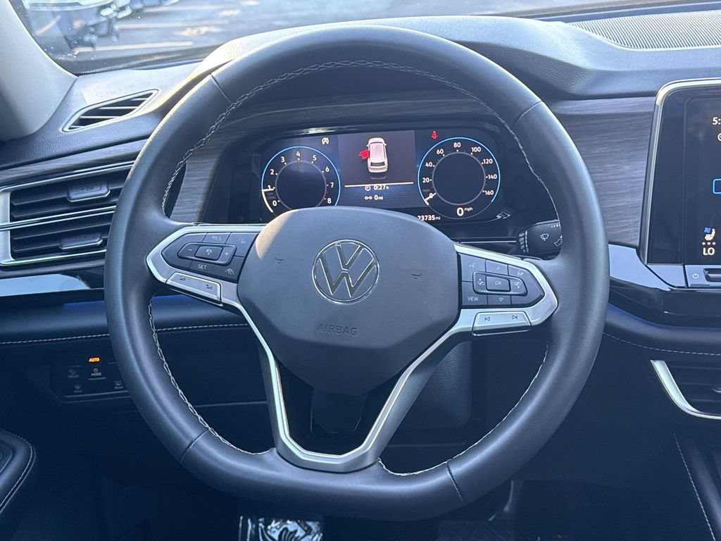 Used 2025 Volkswagen Atlas SEL AWD/4WD image 11