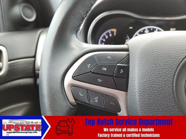 Used 2019 Jeep Grand Cherokee Laredo image 12