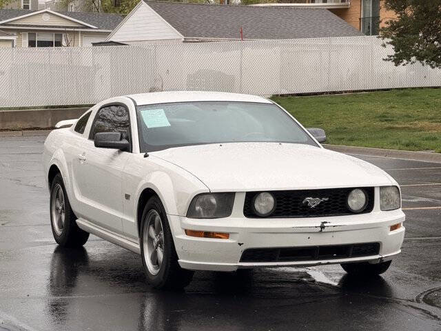Used 2006 Ford Mustang GT RWD image 2