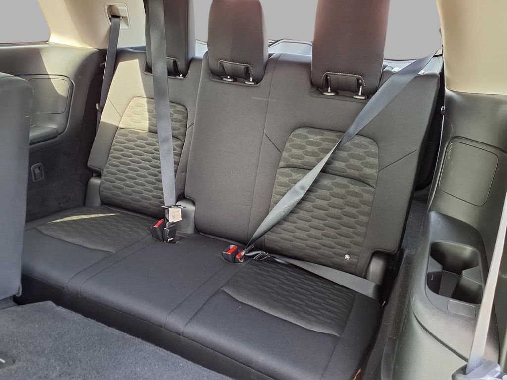 Certified 2025 Nissan Pathfinder SV image 26