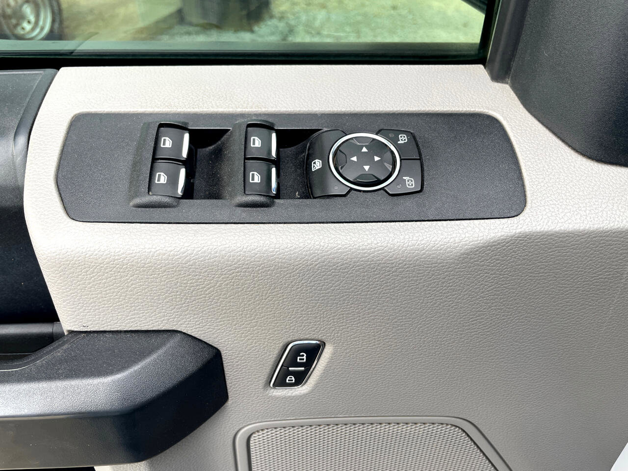 Used 2020 Ford F250 XL w/ Power Equipment Group image 25