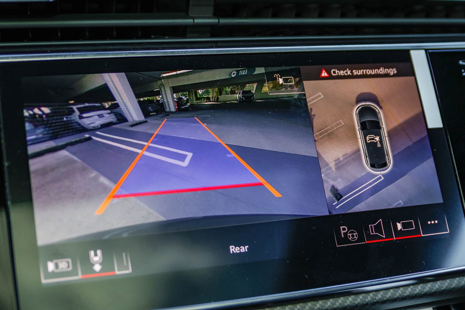 New 2026 Audi SQ8 Prestige image 26