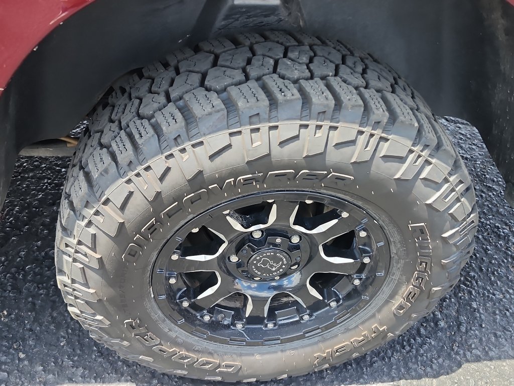 Used 2018 RAM 1500 Express AWD/4WD image 11