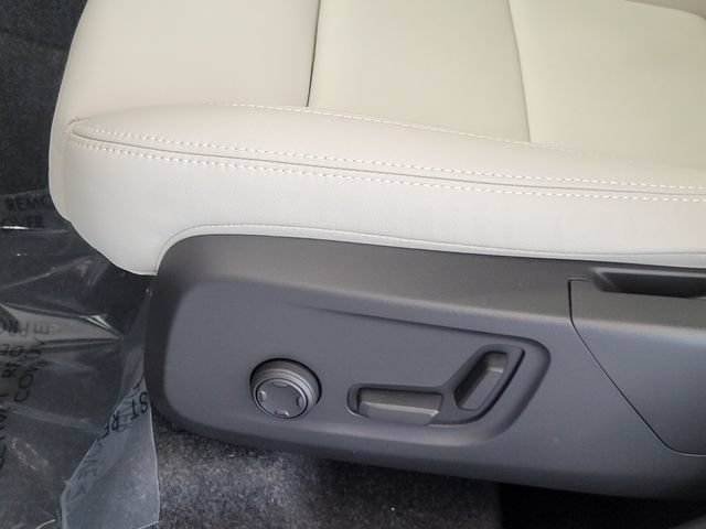 New 2026 Volvo XC40 B5 Ultra AWD/4WD image 13