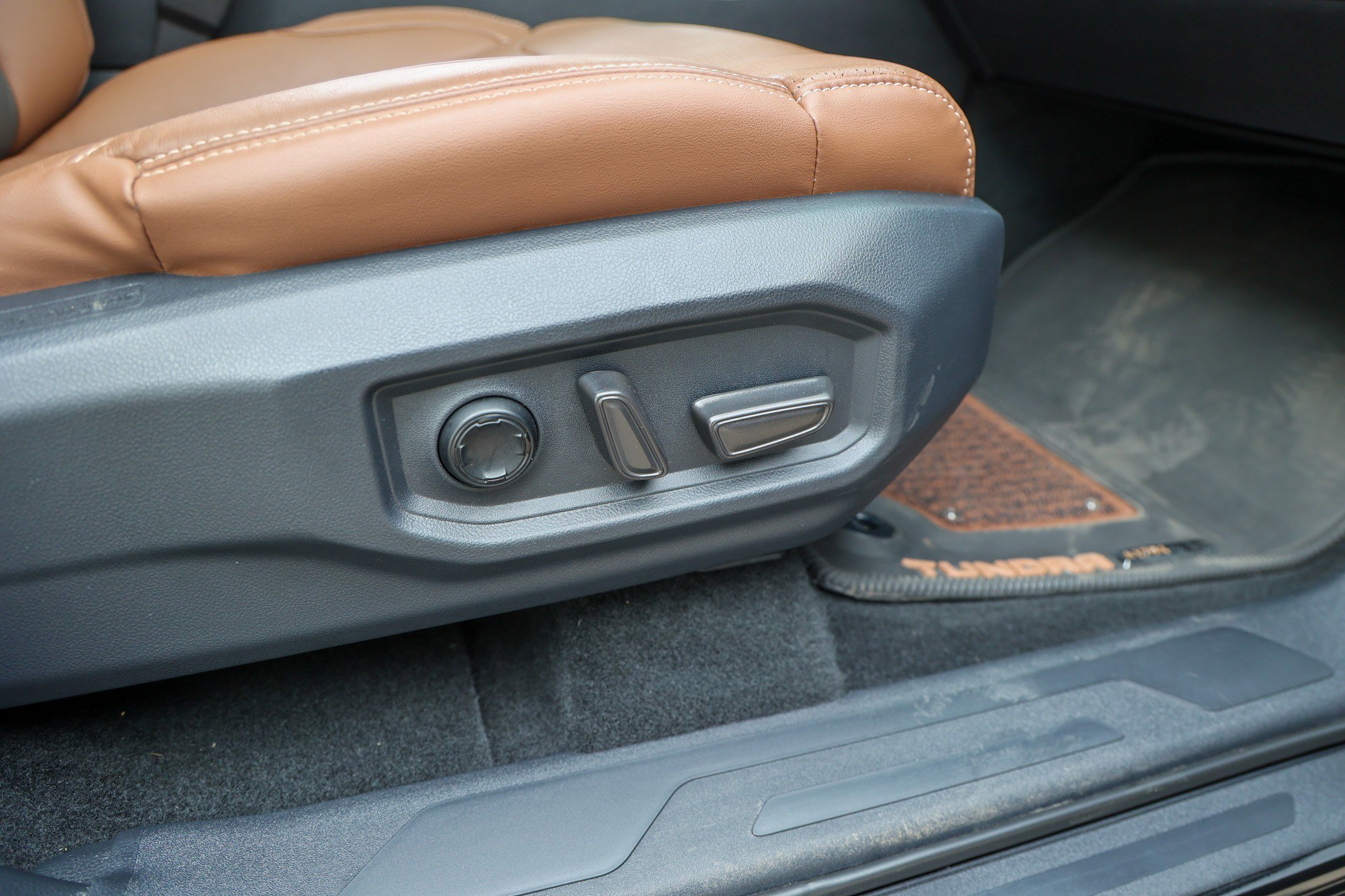 Used 2025 Toyota Tundra 1794 Edition w/ TRD Off-Road Package image 48