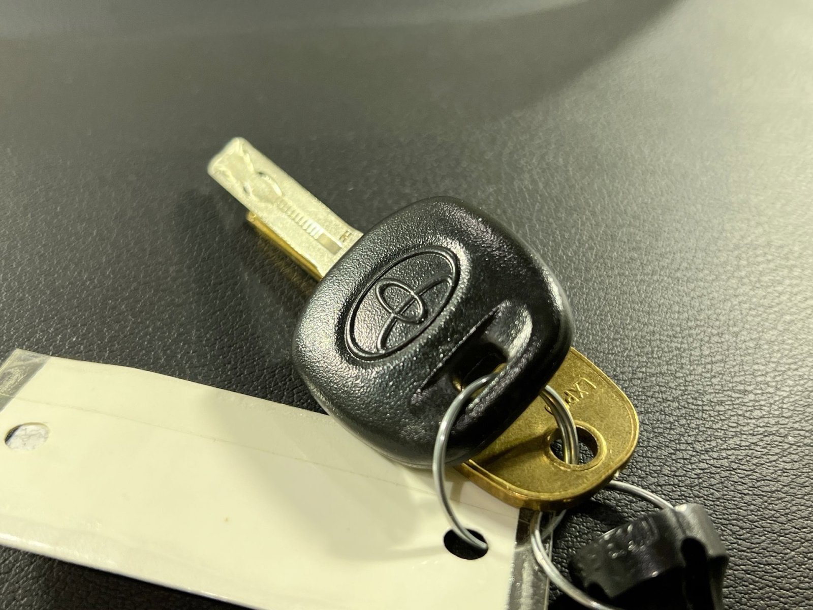 Used 2021 Toyota Corolla LE w/ Carpet Mat Package (TMS) image 26