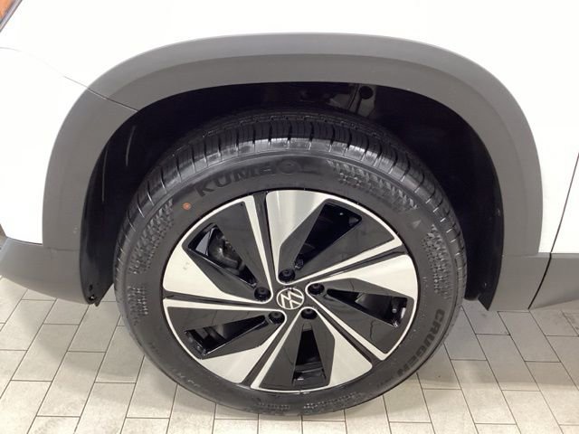 Used 2024 Volkswagen Taos SE image 20