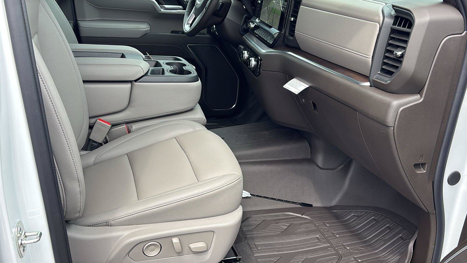 New 2026 GMC Sierra 1500 SLT RWD image 21