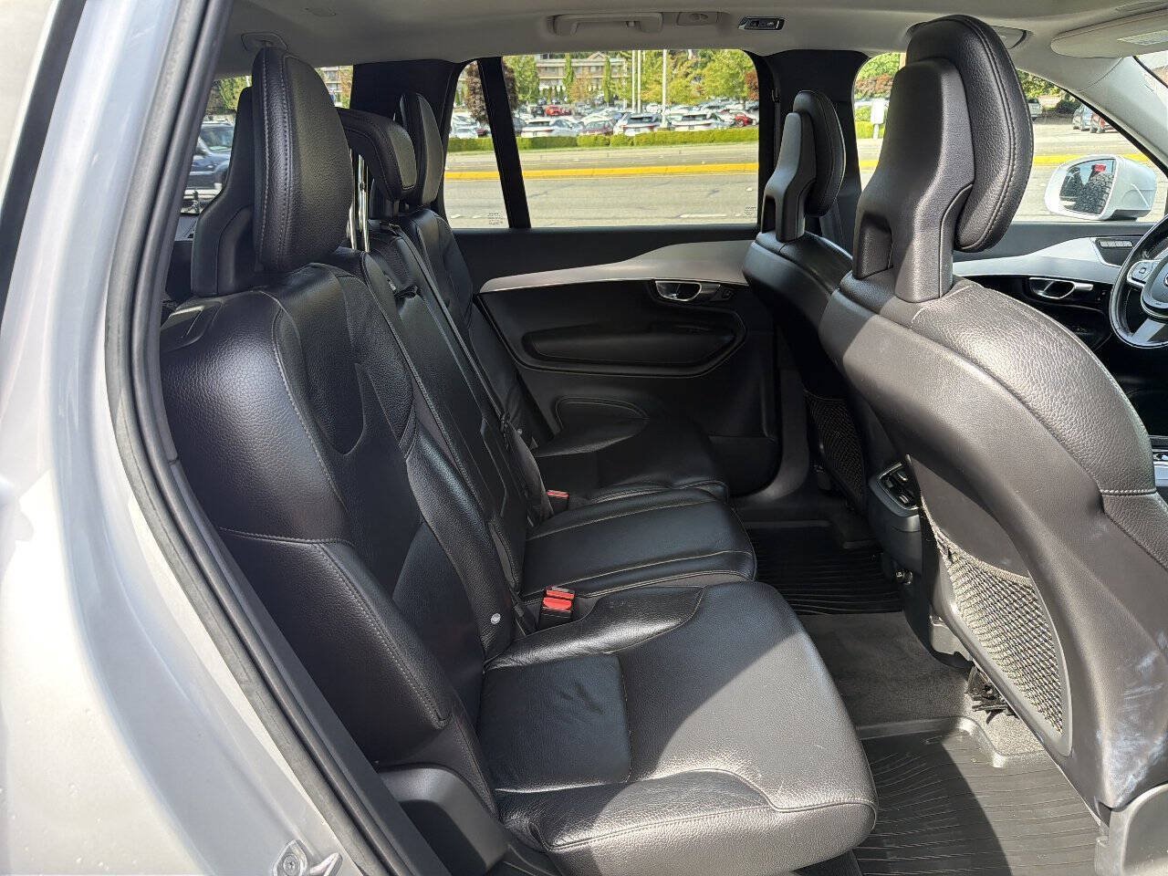Used 2018 Volvo XC90 T5 Momentum w/ Convenience Package AWD/4WD image 23