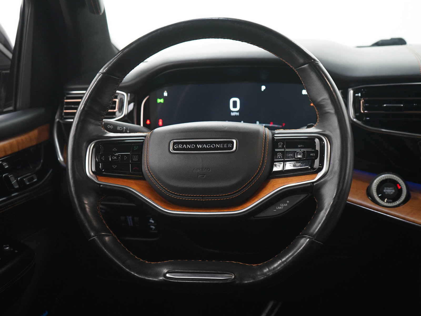 Used 2023 Jeep Grand Wagoneer Series III AWD/4WD image 19