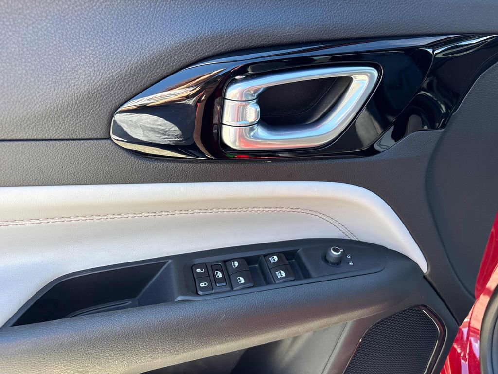 Used 2024 Jeep Compass Limited image 12