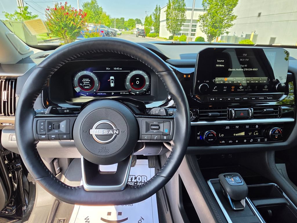 Used 2024 Nissan Pathfinder Platinum w/ Cargo Package AWD/4WD image 15