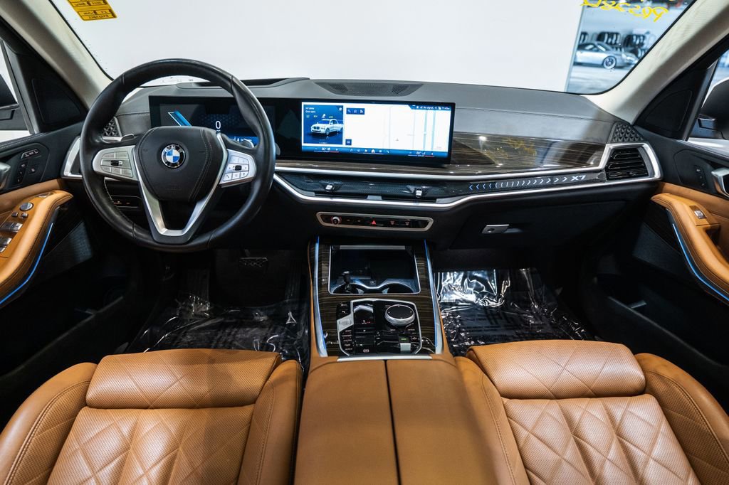 Used 2024 BMW X7 xDrive40i w/ Parking Assistance Package image 11
