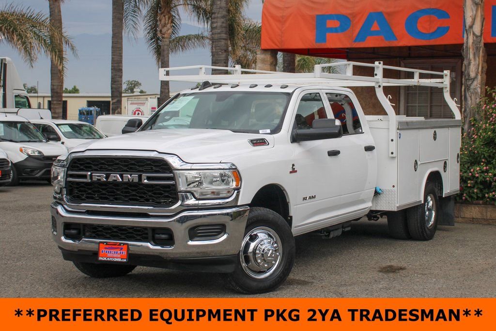 Used 2021 RAM 3500 Tradesman w/ Chrome Appearance Group image 4