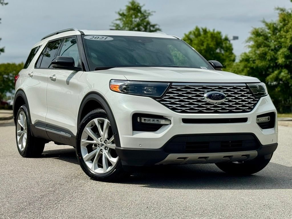 Used 2021 Ford Explorer Platinum w/ Equipment Group 601A AWD/4WD image 2