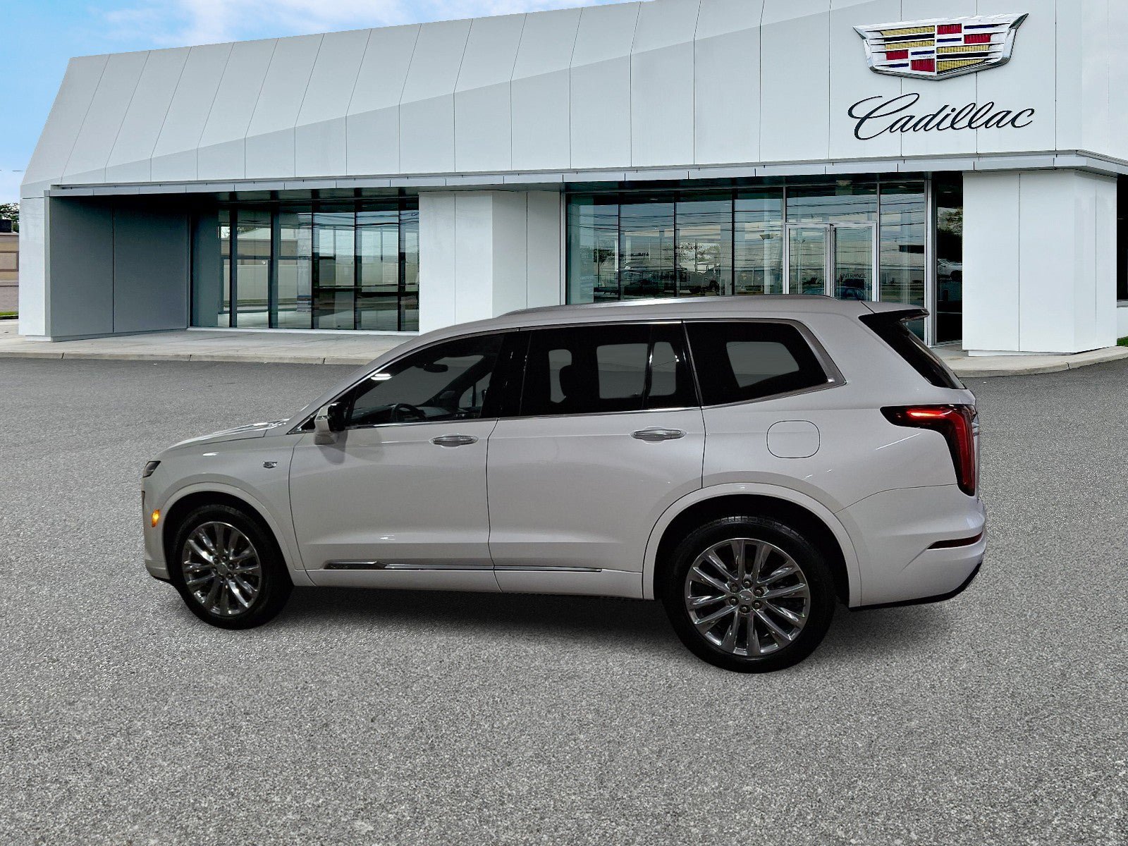 Certified 2023 Cadillac XT6 Premium Luxury AWD/4WD image 2
