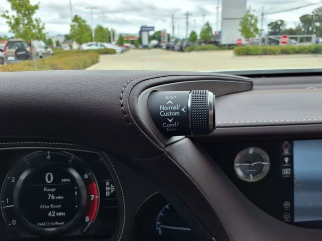 Used 2020 Lexus LS 500 w/ Interior Upgrade Package RWD image 35