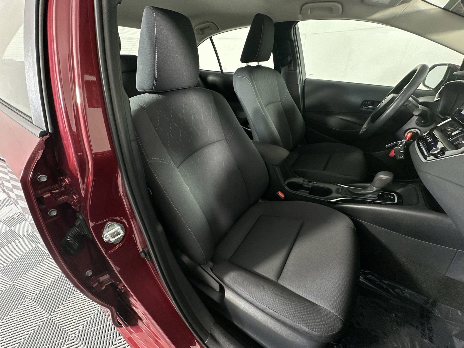 Used 2024 Toyota Corolla LE FWD image 25