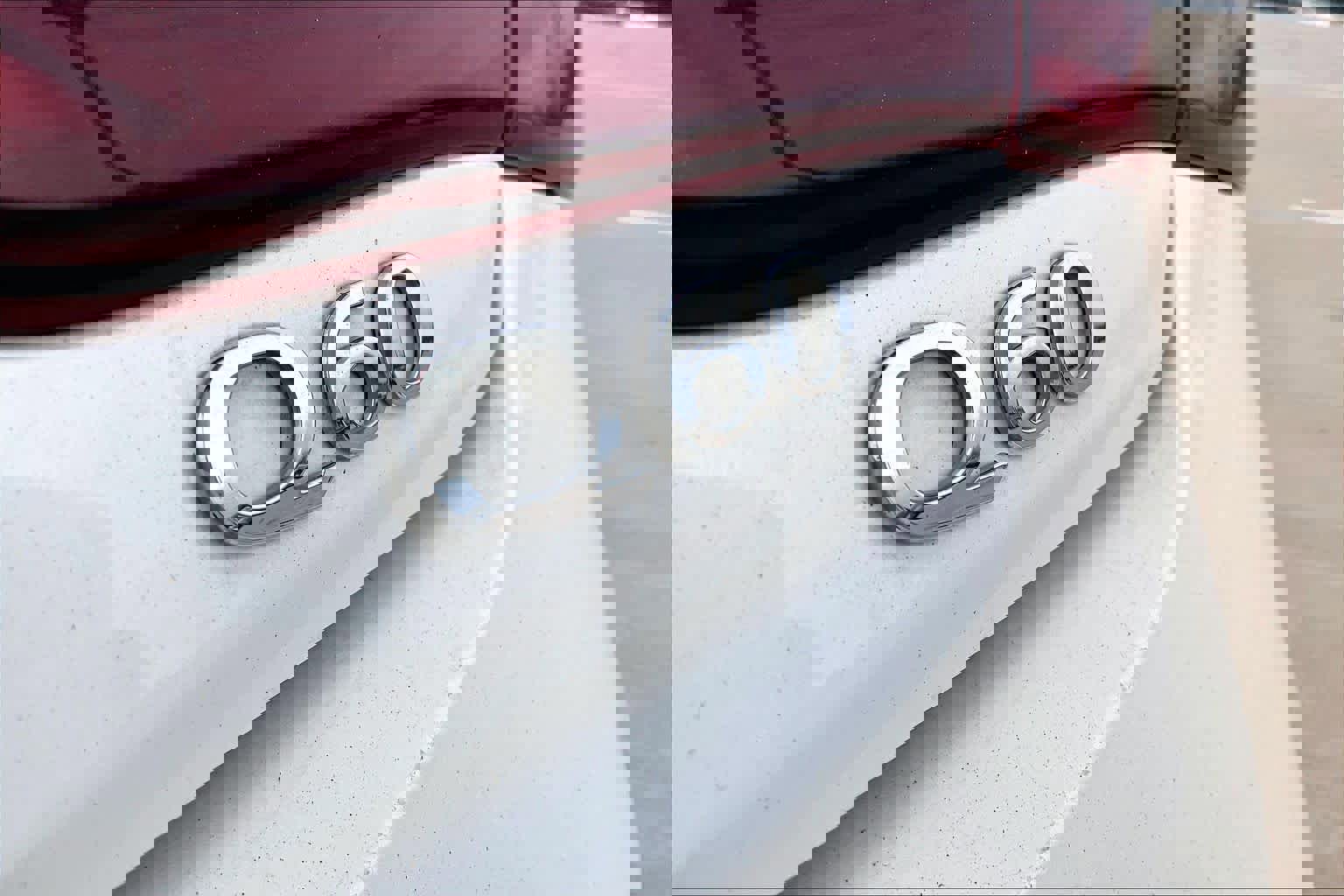 Used 2017 INFINITI Q60 w/ Cargo Package image 8