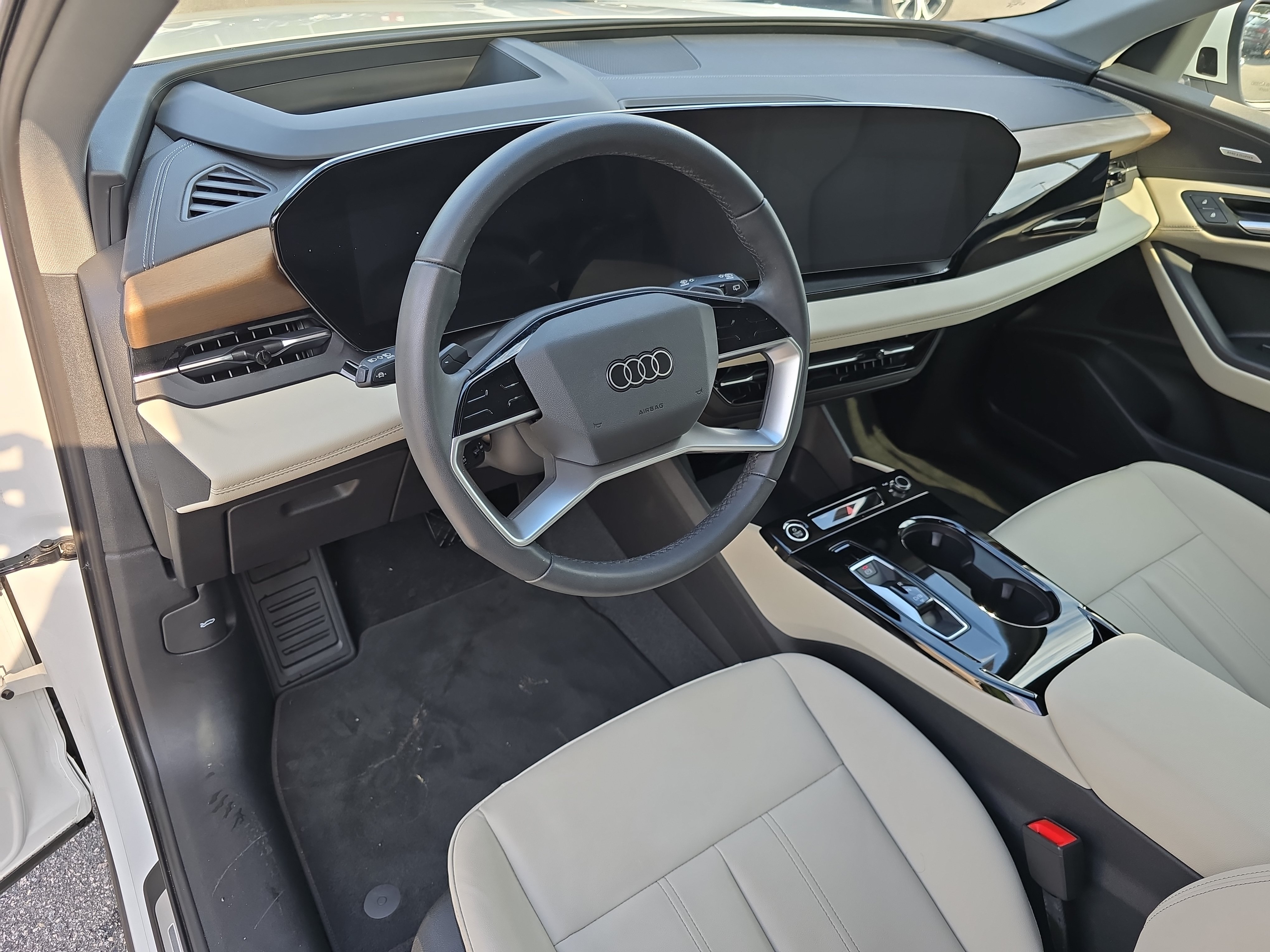 Used 2025 Audi Q6 e-tron Premium Plus w/ Premium Plus AWD/4WD image 16