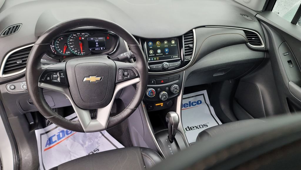 Used 2019 Chevrolet Trax LT w/ LT Convenience Package image 24