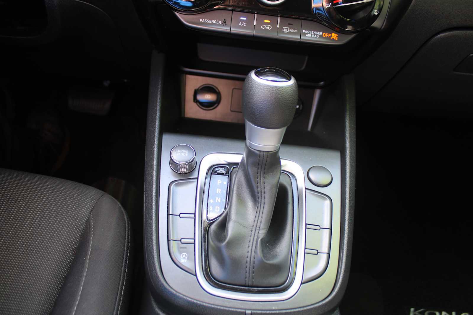 Used 2022 Hyundai Kona SEL image 32